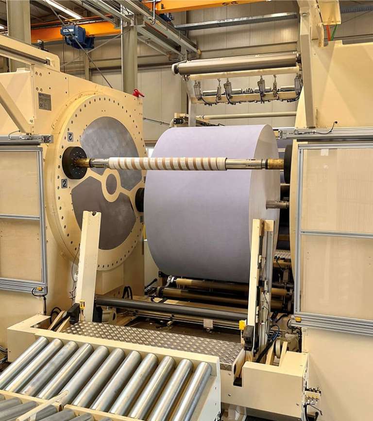 Rollenschneidmaschine und Wickelmaschine - AutoWoven